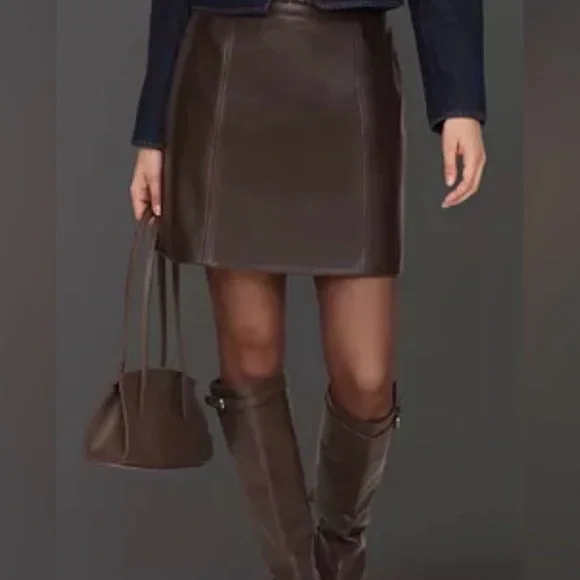 Leather mini skirt by Amanda Smith. Vintage. Decorative stitching. Dark Brown 12 - Picture 3 of 12